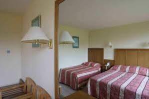 Connemara Gateway Hotel Утерард Екстер'єр фото