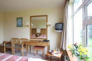Connemara Gateway Hotel Утерард Екстер'єр фото