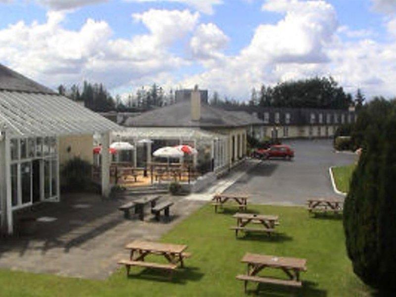 Connemara Gateway Hotel Утерард Екстер'єр фото